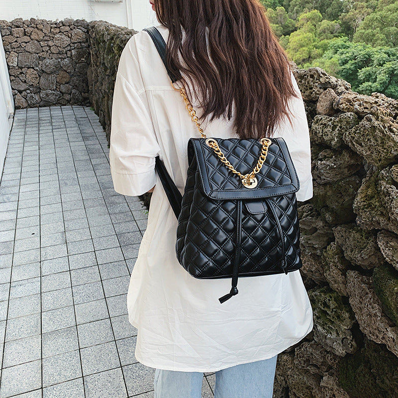 Wild Fashion Chain Handbag – Bold Style with Edgy Elegance