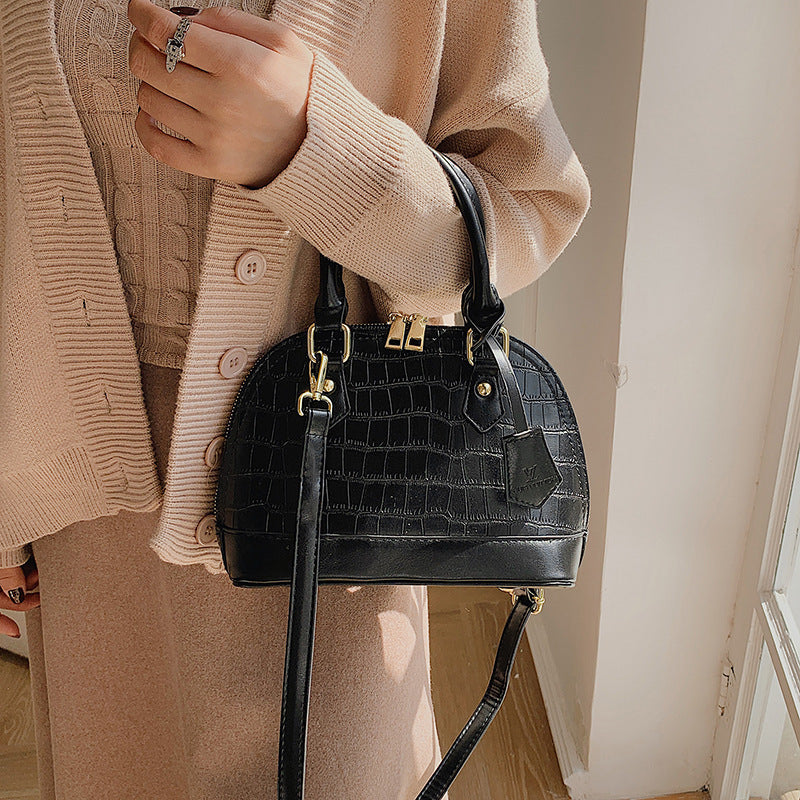 Women’s Fashion Trend Messenger Bag – Stylish Everyday Crossbody