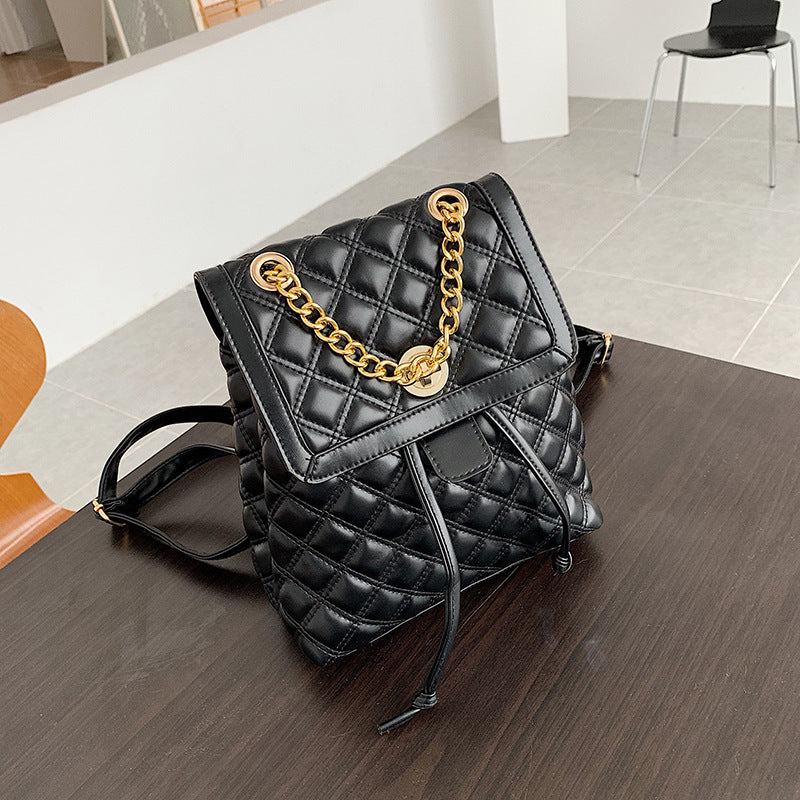 Wild Fashion Chain Handbag – Bold Style with Edgy Elegance