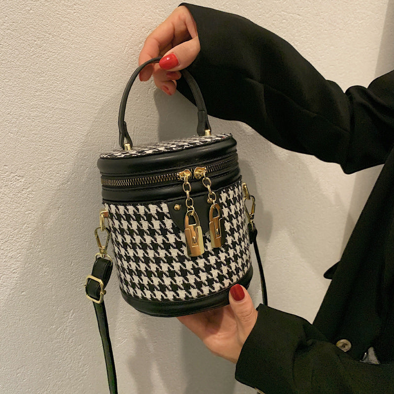 Trendy Fashion Handbag – Women’s Shoulder & Messenger Bag