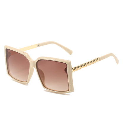 Catwalk-Inspired Light Luxury Sunglasses – Simple, Stylish Fashion Eyewear