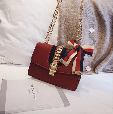 Satin Chain Shoulder Bag – Elegant Fashion Accessory for Day or Night