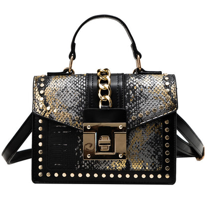 Snake Pattern Handbag – Fashion-Forward Accessory with Wild Elegance