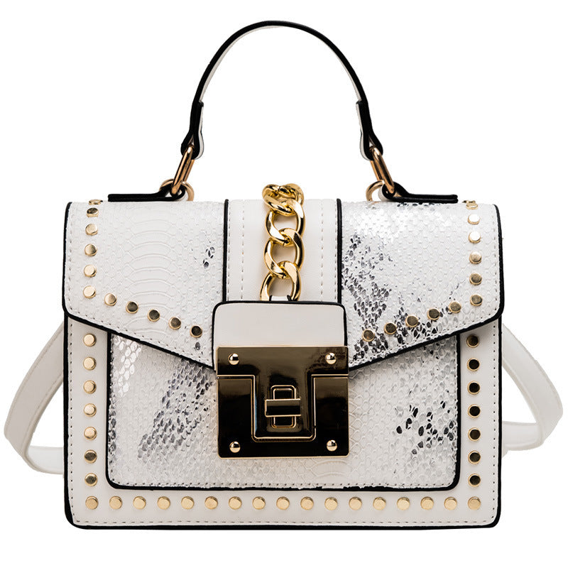 Snake Pattern Handbag – Fashion-Forward Accessory with Wild Elegance
