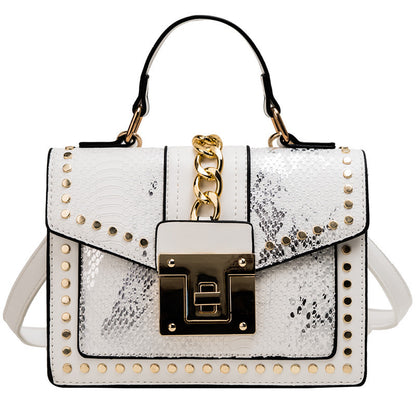 Snake Pattern Handbag – Fashion-Forward Accessory with Wild Elegance