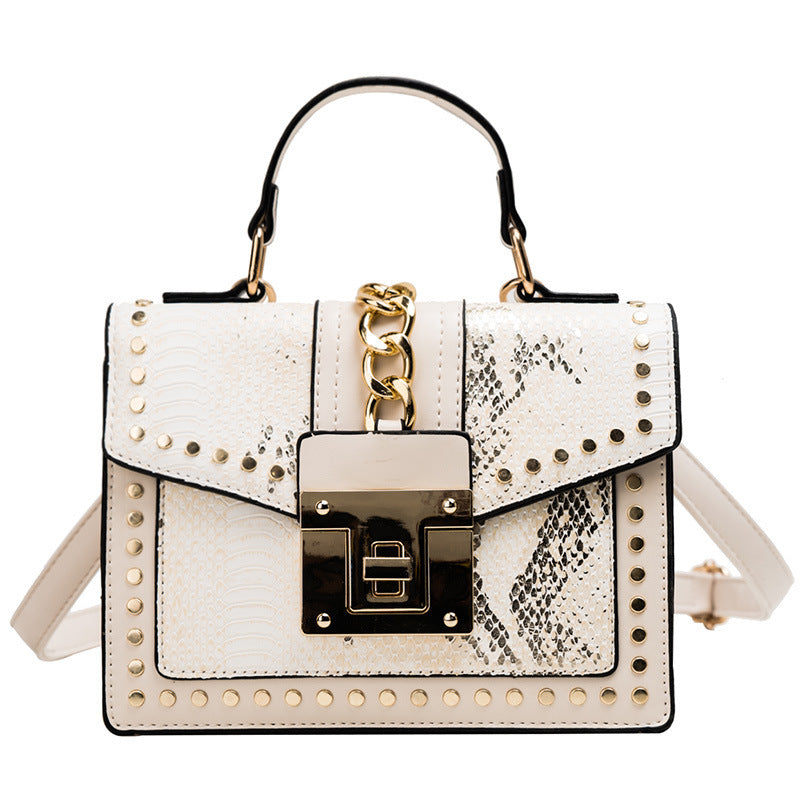 Snake Pattern Handbag – Fashion-Forward Accessory with Wild Elegance