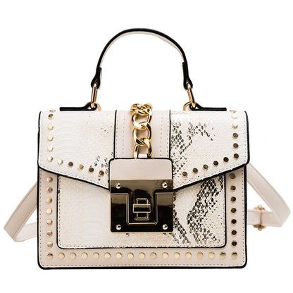Snake Pattern Handbag – Fashion-Forward Accessory with Wild Elegance