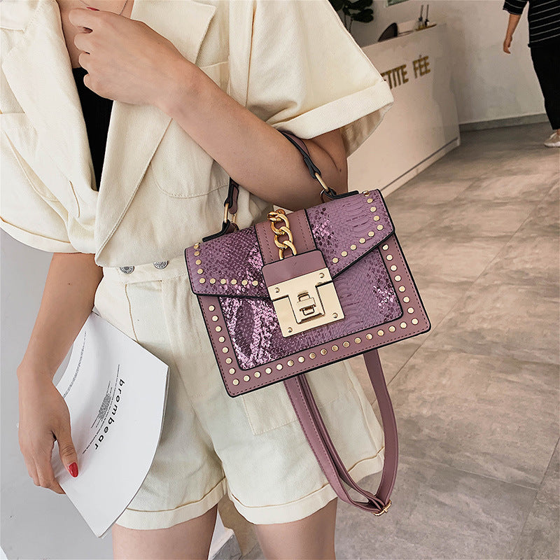 Snake Pattern Handbag – Fashion-Forward Accessory with Wild Elegance