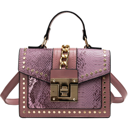 Snake Pattern Handbag – Fashion-Forward Accessory with Wild Elegance