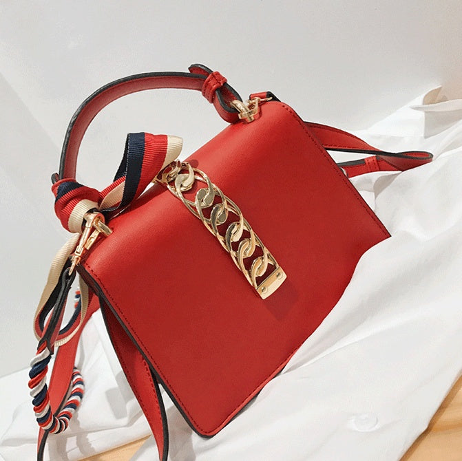 Chain Lock Bag – Chic & Secure Shoulder or Crossbody Purse