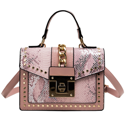 Snake Pattern Handbag – Fashion-Forward Accessory with Wild Elegance