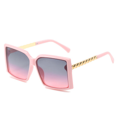 Catwalk-Inspired Light Luxury Sunglasses – Simple, Stylish Fashion Eyewear
