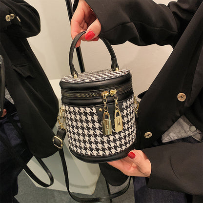Trendy Fashion Handbag – Women’s Shoulder & Messenger Bag